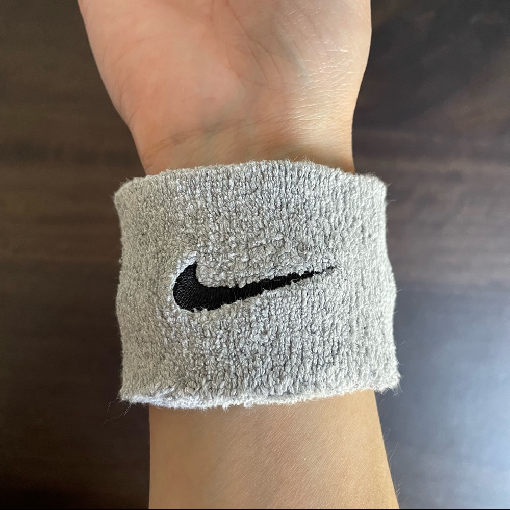 3 Nike Grey Tennis Wristbands - Picture 4 of 8